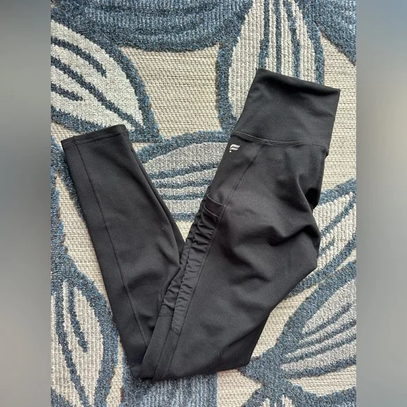Fabletics $89 Black Fabletics On-The-Go PowerHold® High-Waisted Pocket Leggings - Picture 2 of 7